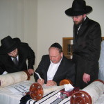 Finishing a Sefer Torah in Odessa